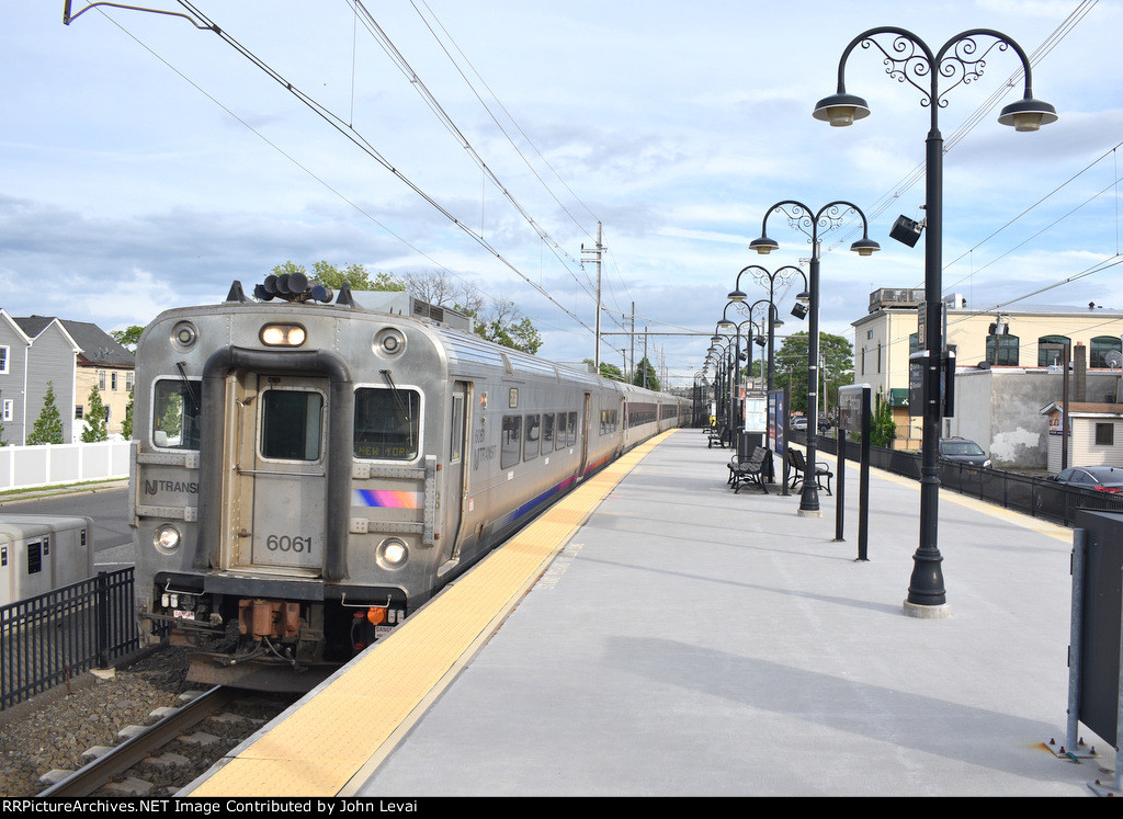 NJT Train # 3512 arriving into S. Amboy Station-this train will be starting its trip here